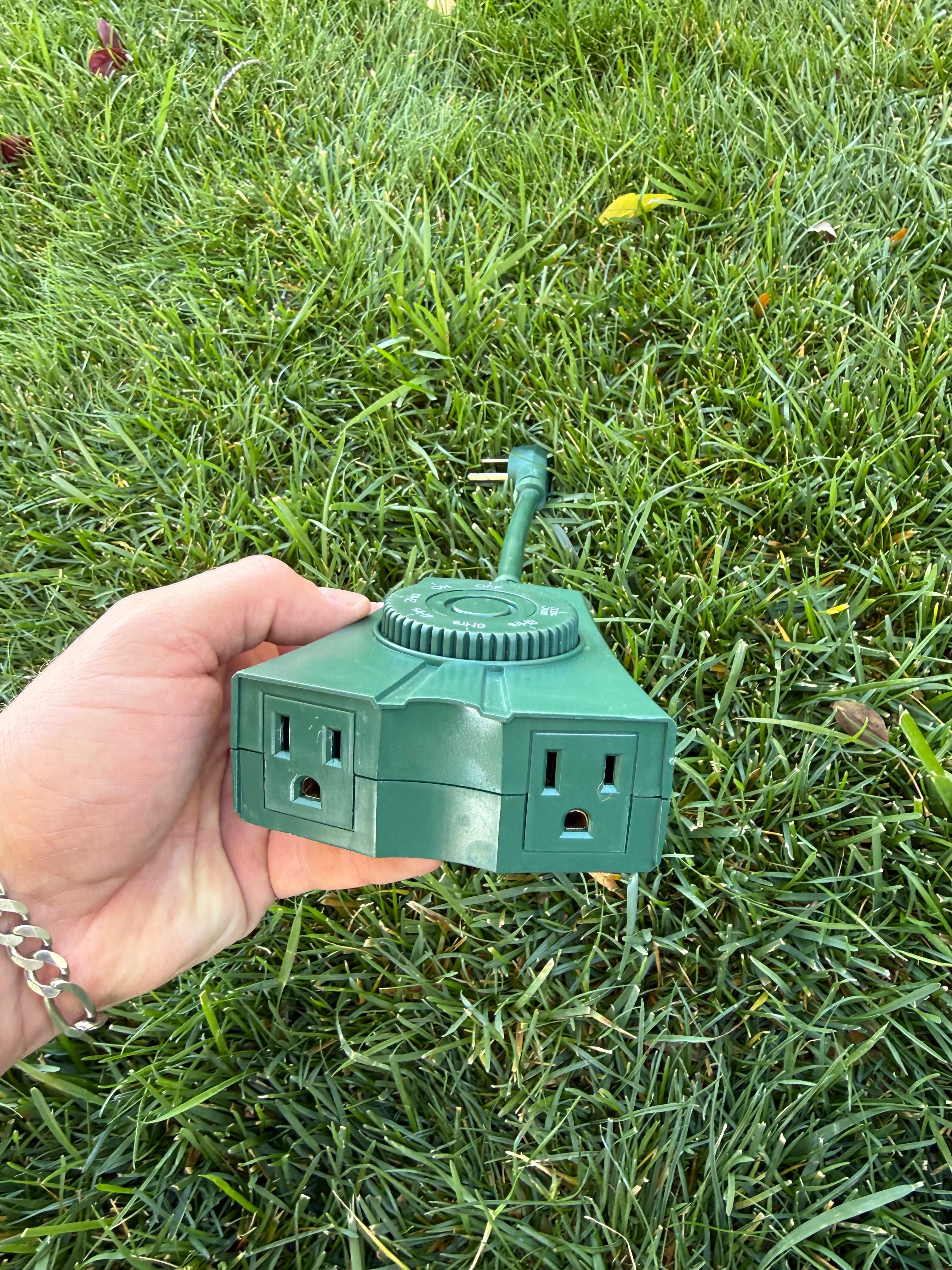 Dusk-to-Dawn Outdoor Timer